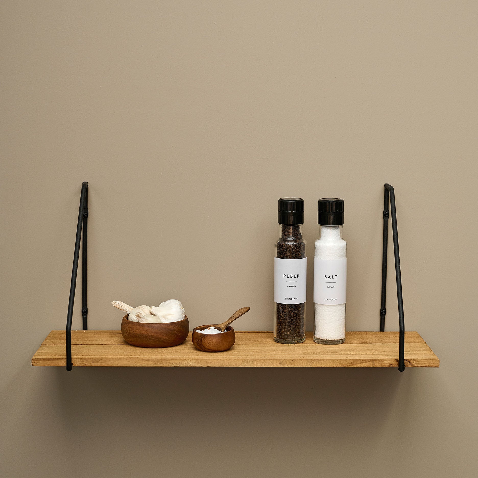 Anakin enkelt væghylde 60 cm